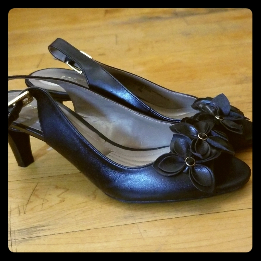 Easy spirit black heels